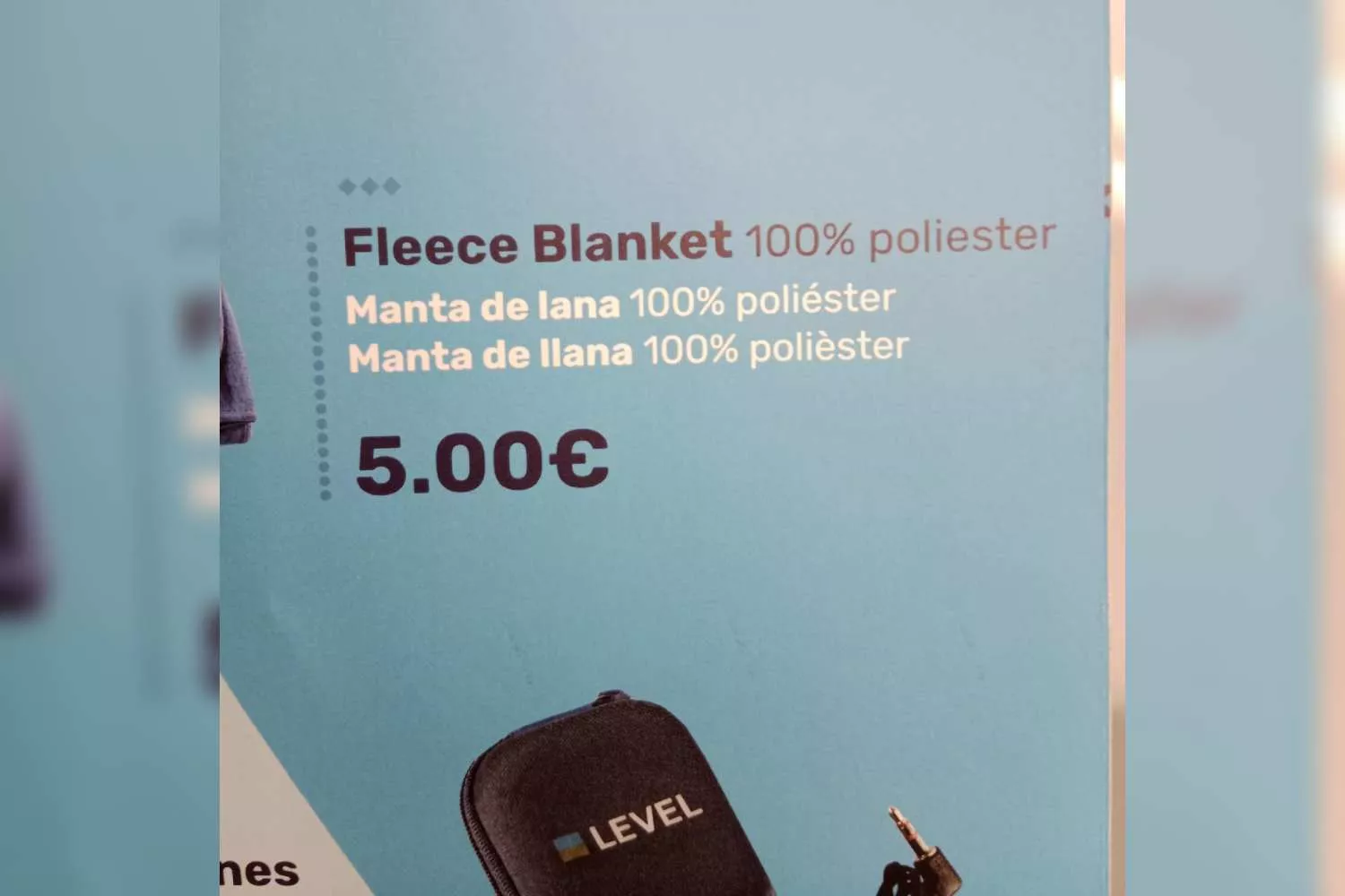 Manta de lana 100% poliéster de Level / CEDIDA Manta de lana 100% poliéster de Level / CEDIDA