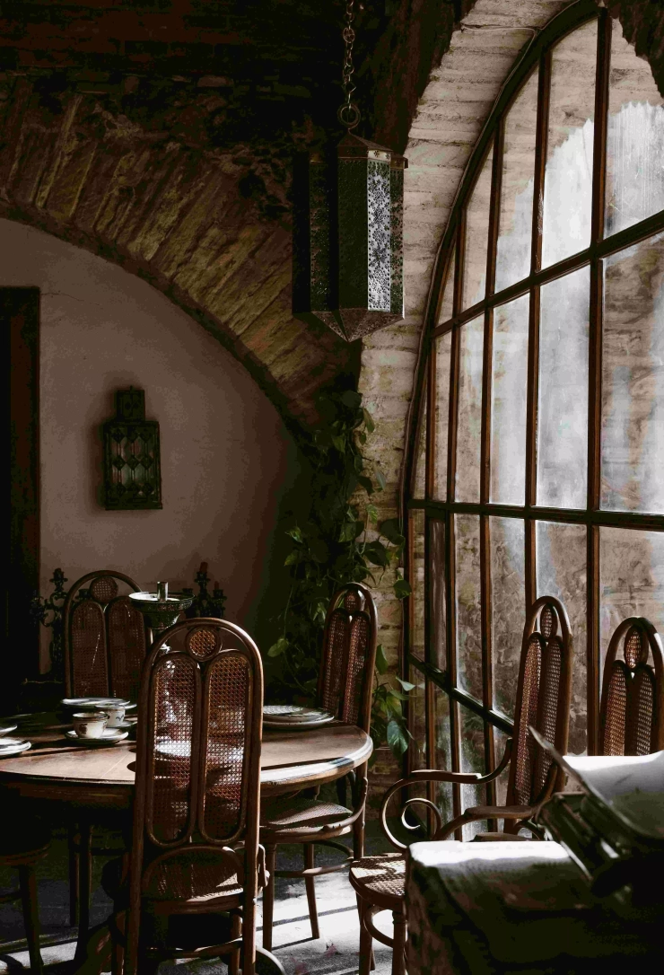 Mesa de comedor para decorar salón / PEXELS Mesa de comedor para decorar salón / PEXELS