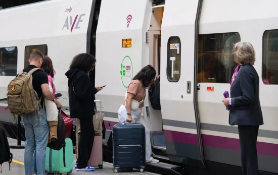 Un tren de alta velocidad entre Sevilla y Barcelona / RENFE - EP Un tren de alta velocidad entre Sevilla y Barcelona / RENFE - EP