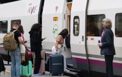 Los patinetes eléctricos vuelven a estar permitidos en Renfe: ¿Qué medidas de seguridad deben cumplir?