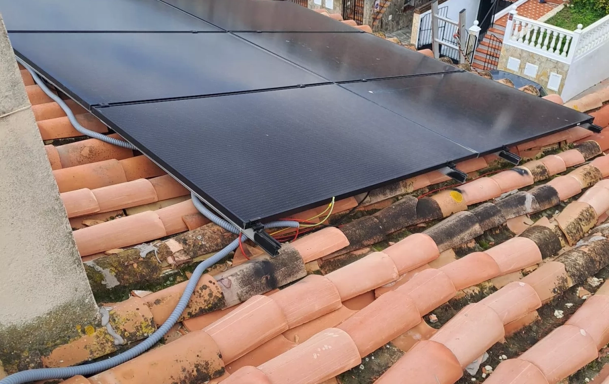 El panel solar en el tejado CEDIDA El panel solar en el tejado CEDIDA