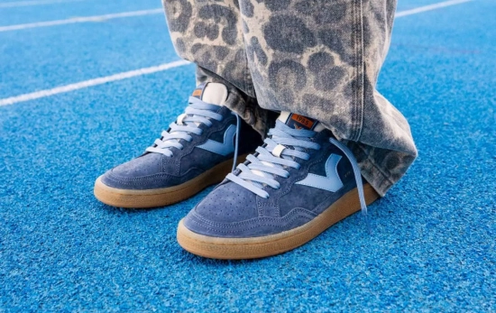 Unas zapatillas Victoria / CALZADOS VICTORIA Unas zapatillas Victoria / CALZADOS VICTORIA