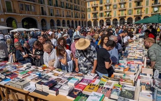 Paradas de libros en Palma de Mallorca / EFE - PATI CLADERA Paradas de libros en Palma de Mallorca / EFE - PATI CLADERA