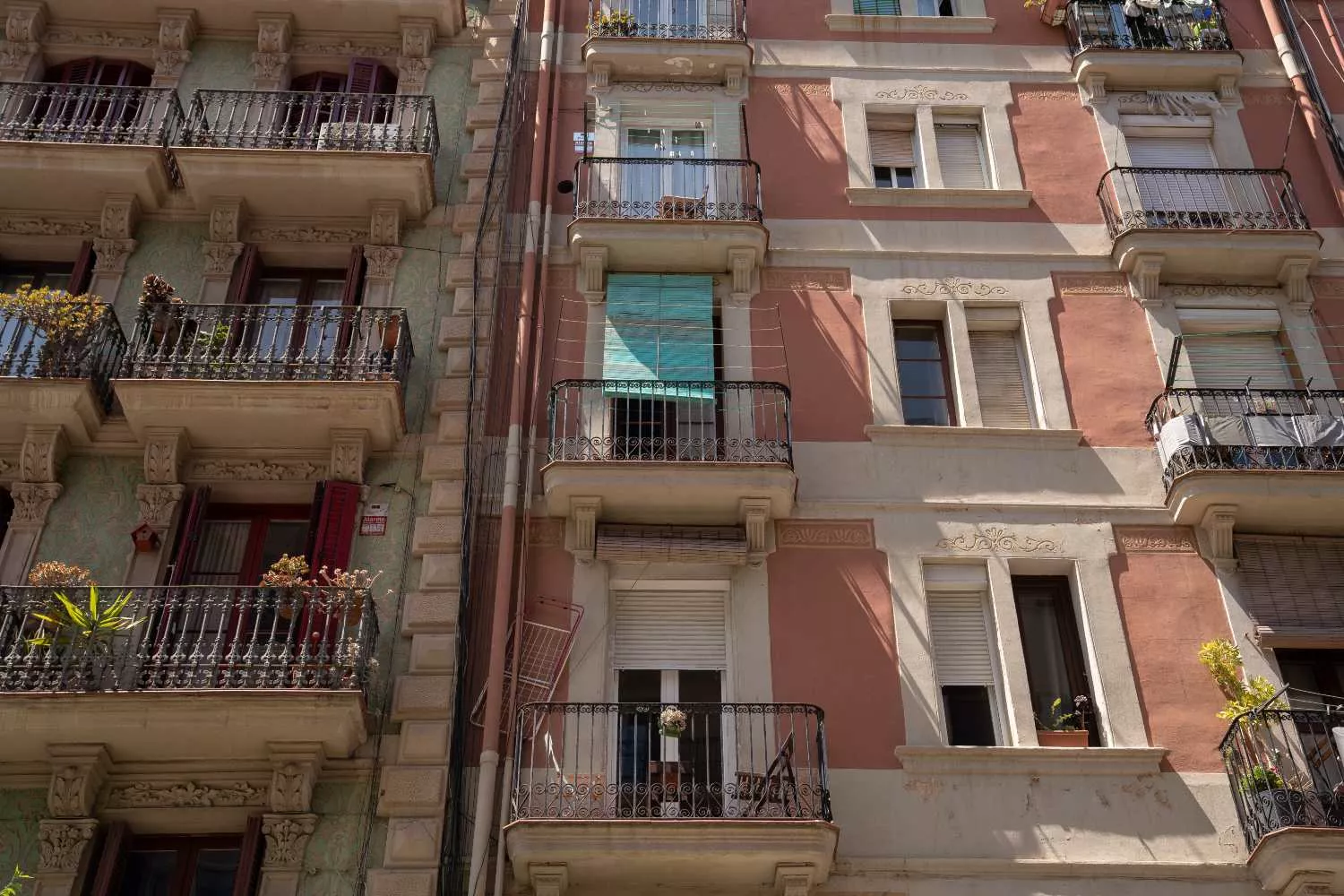 Bloque de viviendas en una ciudad española / EUROPA PRESS - DAVID ZORRAKINO