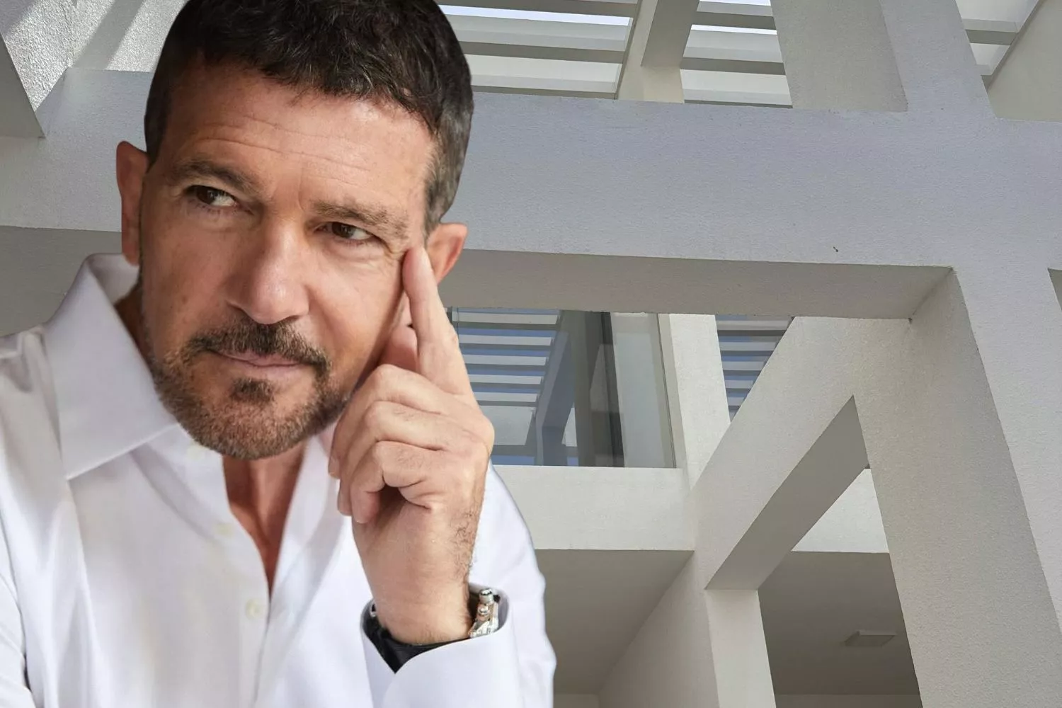 Así es el moderno recibidor de la casa de Antonio Banderas: con estilo y poco convencional / Montaje CG