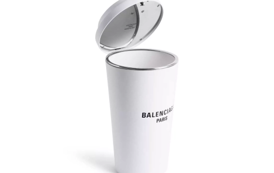 Bolso con forma de vaso térmico de Balenciaga / BALENCIAGA Bolso con forma de vaso térmico de Balenciaga / BALENCIAGA