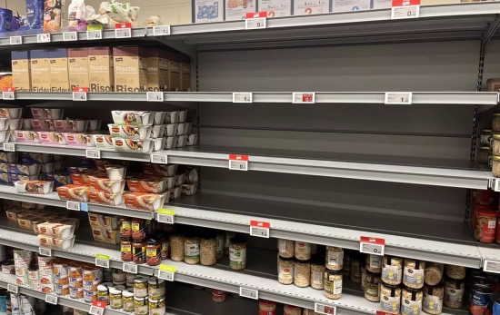 Las estanterías vacías de las legumbres en un supermercado Bonpreu / TC Las estanterías vacías de las legumbres en un supermercado Bonpreu / TC