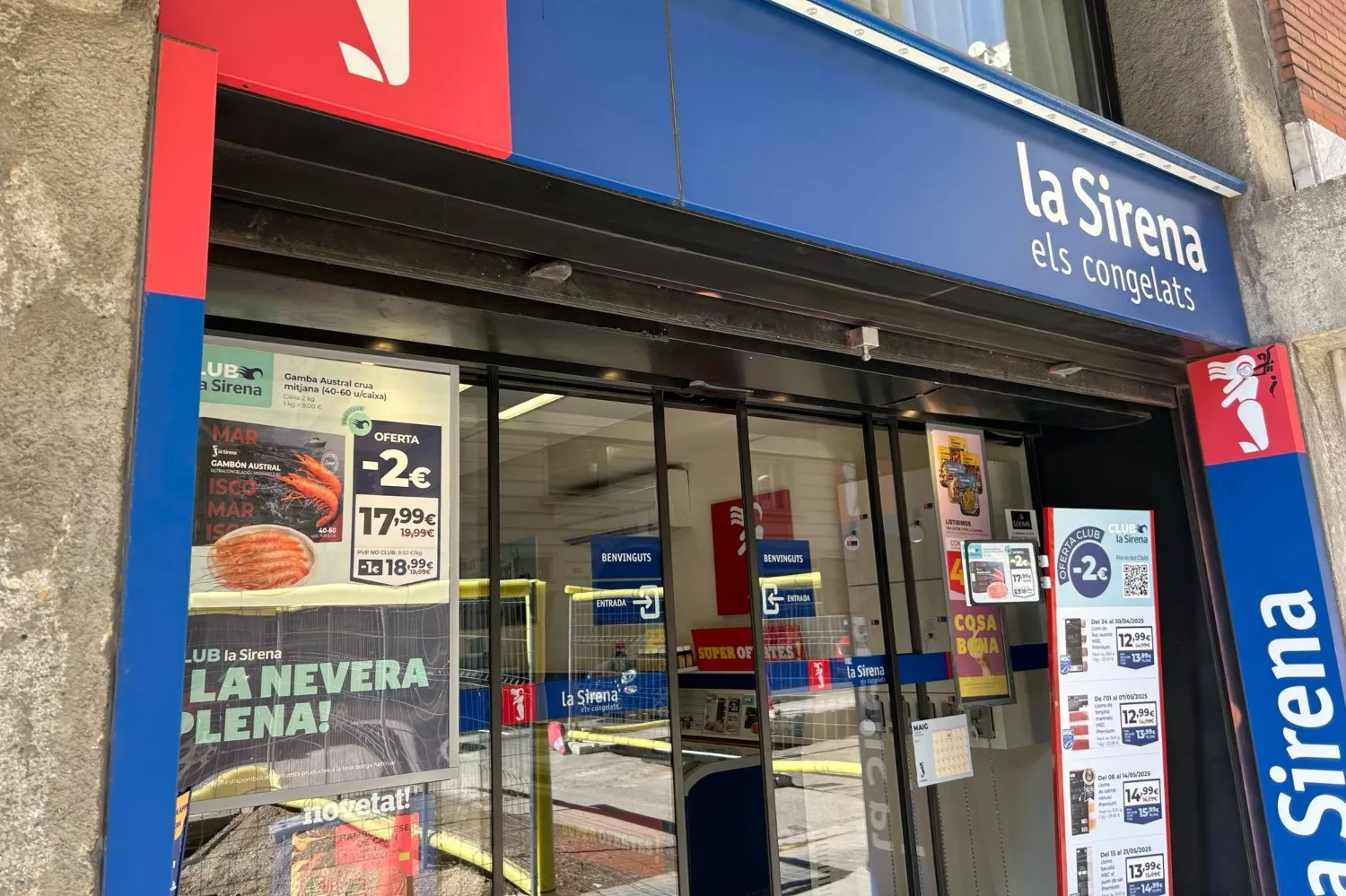 La puerta de una tienda de La Sirena   ANA CARRASCO