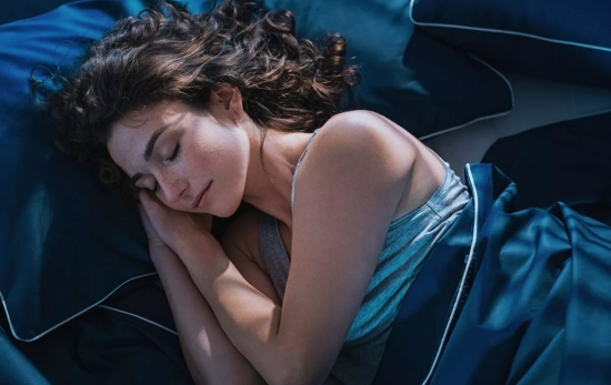 La prenda de ropa con la que debes dormir en España, según expertos en medicina/ CANVA La prenda de ropa con la que debes dormir en España, según expertos en medicina/ CANVA