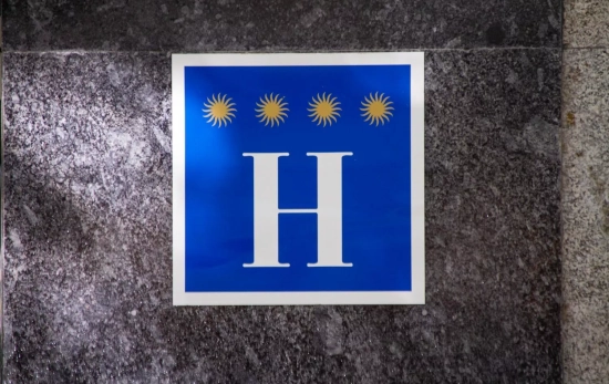 Indicación de un hotel de cuatro estrellas / EUROPA PRESS Indicación de un hotel de cuatro estrellas / EUROPA PRESS