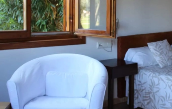 Decoración rústica y neutra en la vivienda de Carlos Alcaráz, para favorecer la concentración/ Academia Juan Carlos Ferrero Decoración rústica y neutra en la vivienda de Carlos Alcaráz, para favorecer la concentración/ Academia Juan Carlos Ferrero