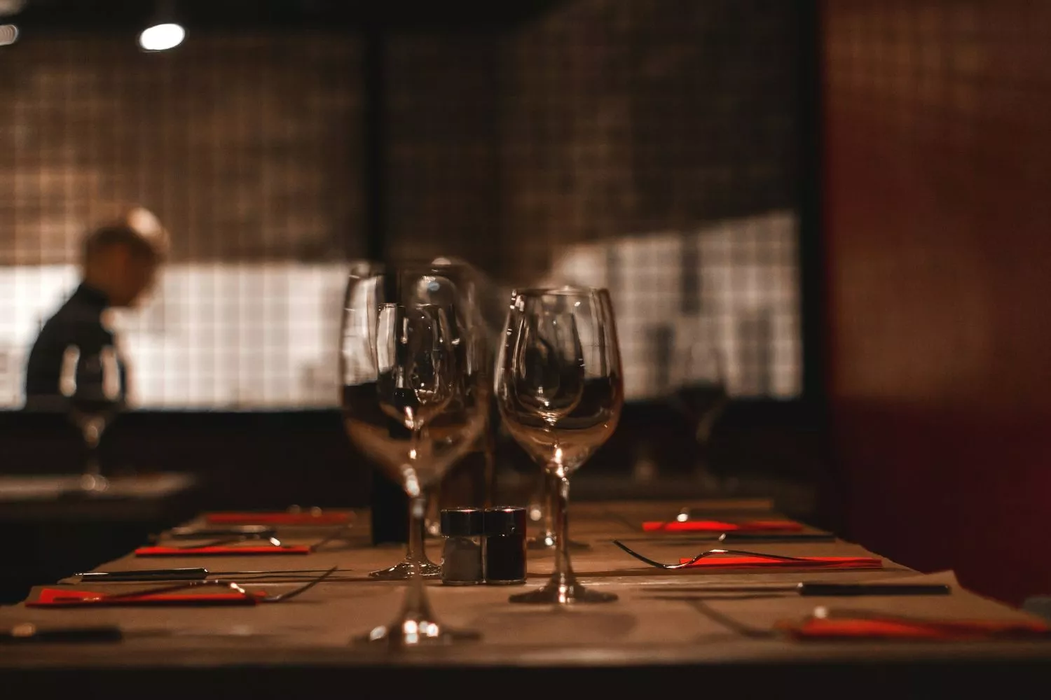 Varias copas en uno de los restaurantes más demandados de Madrid / UNSPLASH
