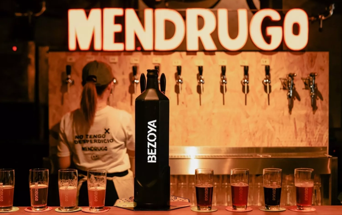 Madrid estrena su primer bar de cerveza artesanal elaborada con sobrantes de pan / EP Madrid estrena su primer bar de cerveza artesanal elaborada con sobrantes de pan / EP