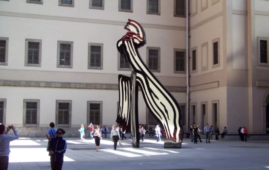 Patio del edificio Nouvel del Museo Reina Sofía Patio del edificio Nouvel del Museo Reina Sofía