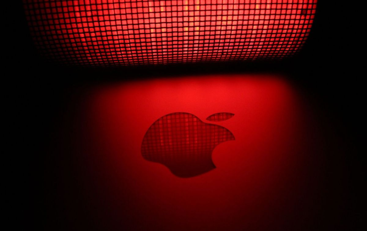 El símbolo de la marca Apple, la compañía que creó los iPhones / PEXELS 