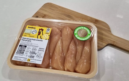 La bandeja de plástico retornable / BONÀREA La bandeja de plástico retornable / BONÀREA