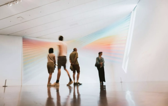 Varias personas en un museo / UNSPLASH Varias personas en un museo / UNSPLASH