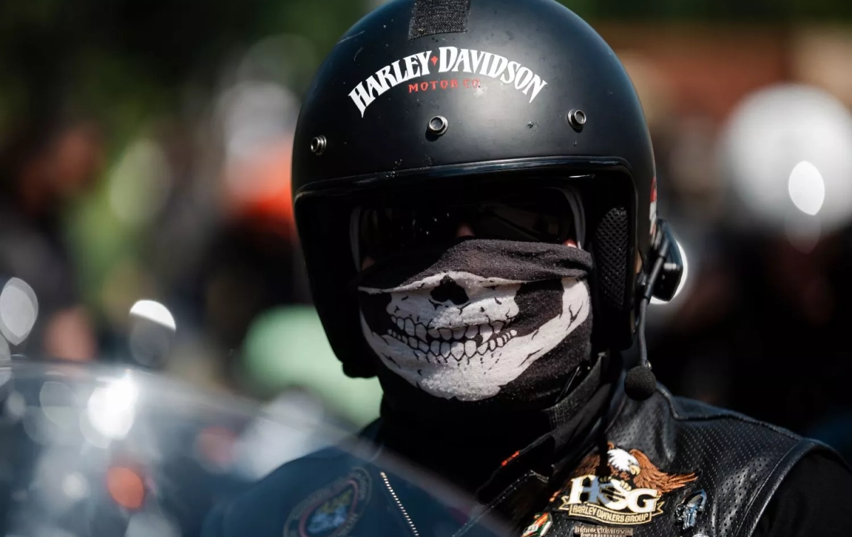 Un motorista durante la 21 edición del desfile Harley Davidson KM0 Mateo Lanzuela EP Un motorista durante la 21 edición del desfile Harley Davidson KM0 Mateo Lanzuela EP
