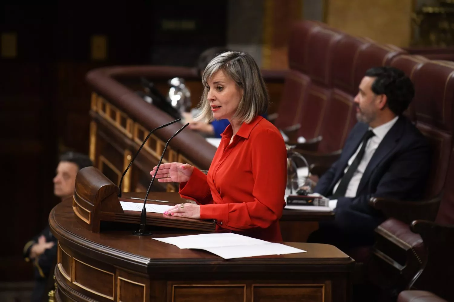 Verónica Martínez, portavoz de Sumar, interviene en una sesión parlamentaria / EP