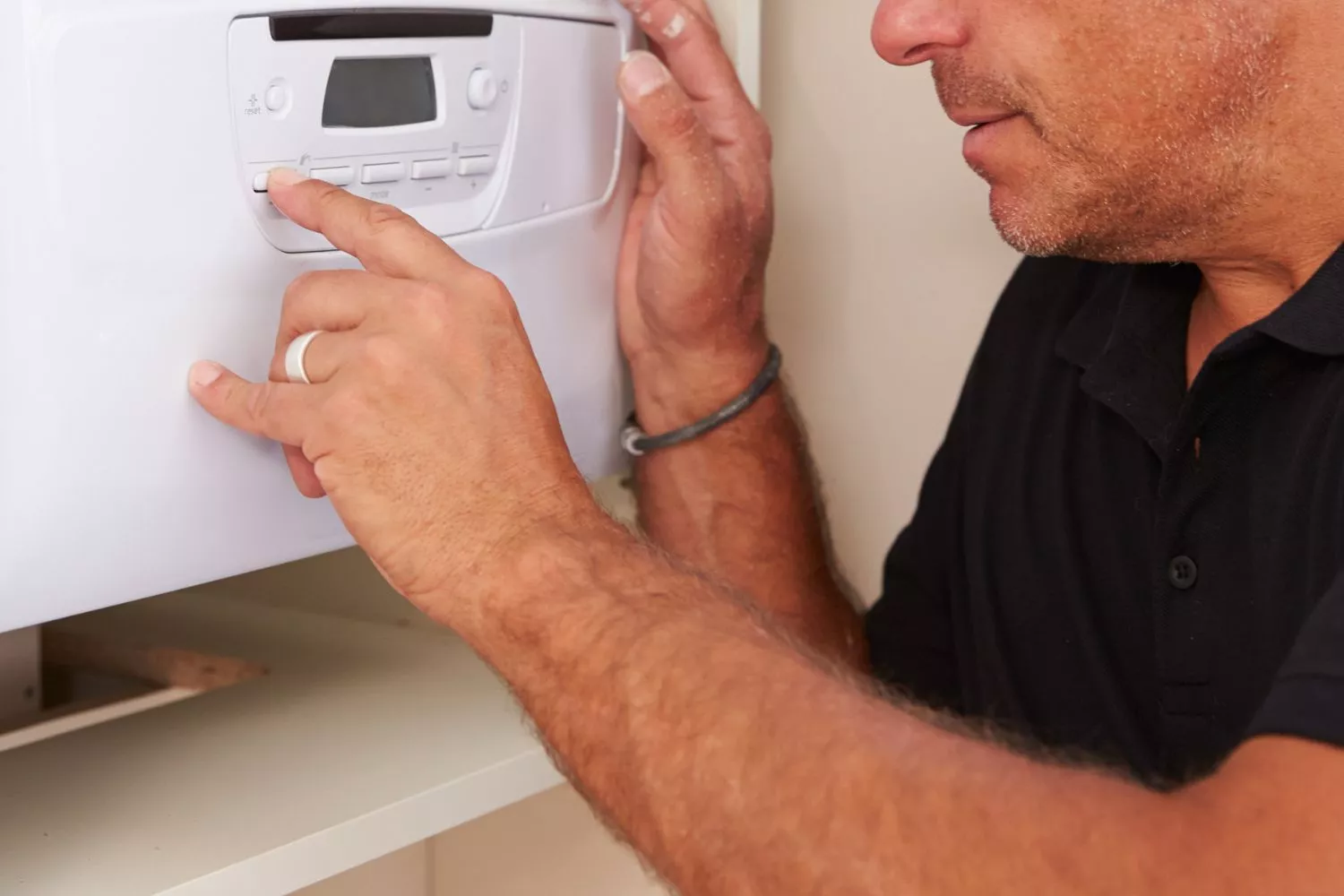 El botón que deberías usar primero cuando tu electrodoméstico falla/ CANVA