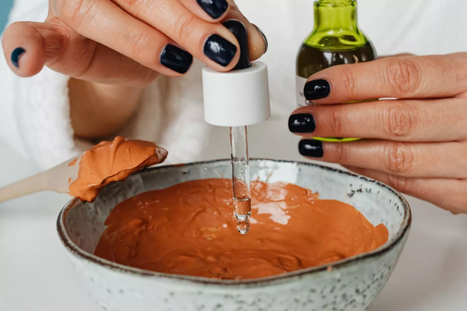 Giro radical en el cuidado facial: la tendencia de la cosmética sostenible que arrasa en redes/ Montaje CG
