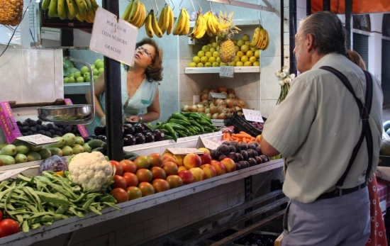 Un puesto de frutas y verduras / EUROPA PRESS Un puesto de frutas y verduras / EUROPA PRESS
