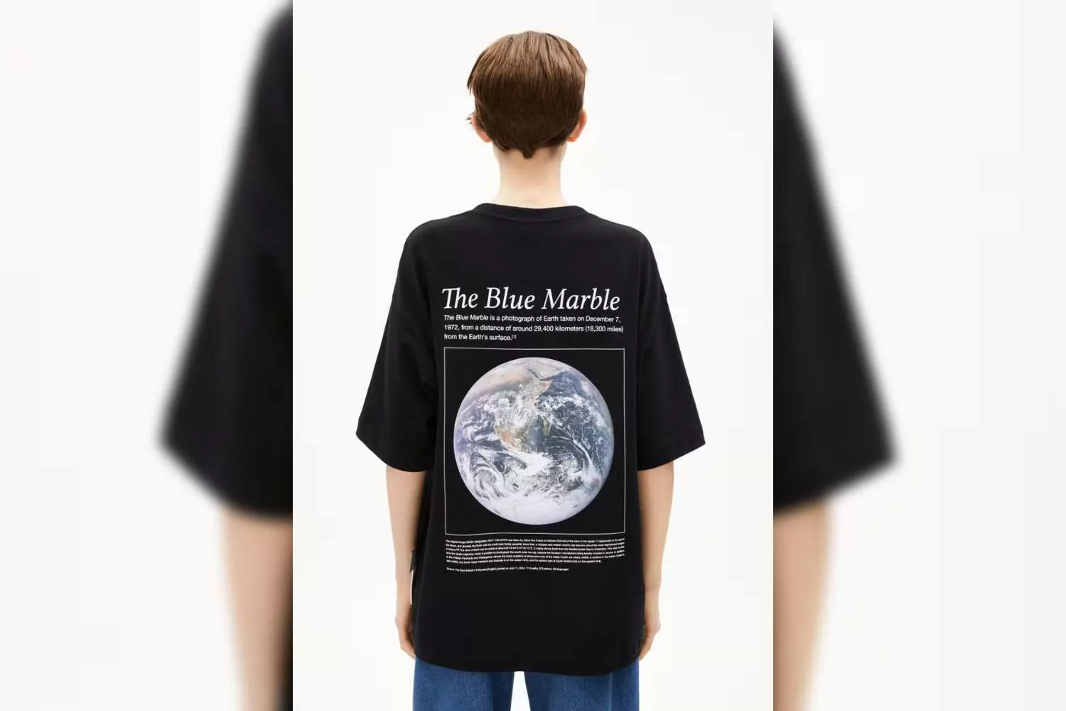 Camiseta 'The Blue Marble' de la colección de Wikipedia y Armedangels / Armedangels