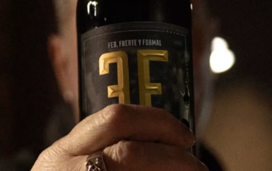 El vino de Loquillo / FEOFUERTEFORMAL.COM El vino de Loquillo / FEOFUERTEFORMAL.COM
