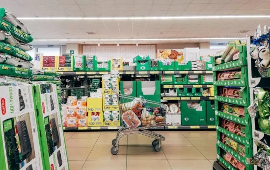 Un carrito en el supermercado / PEXELS Un carrito en el supermercado / PEXELS