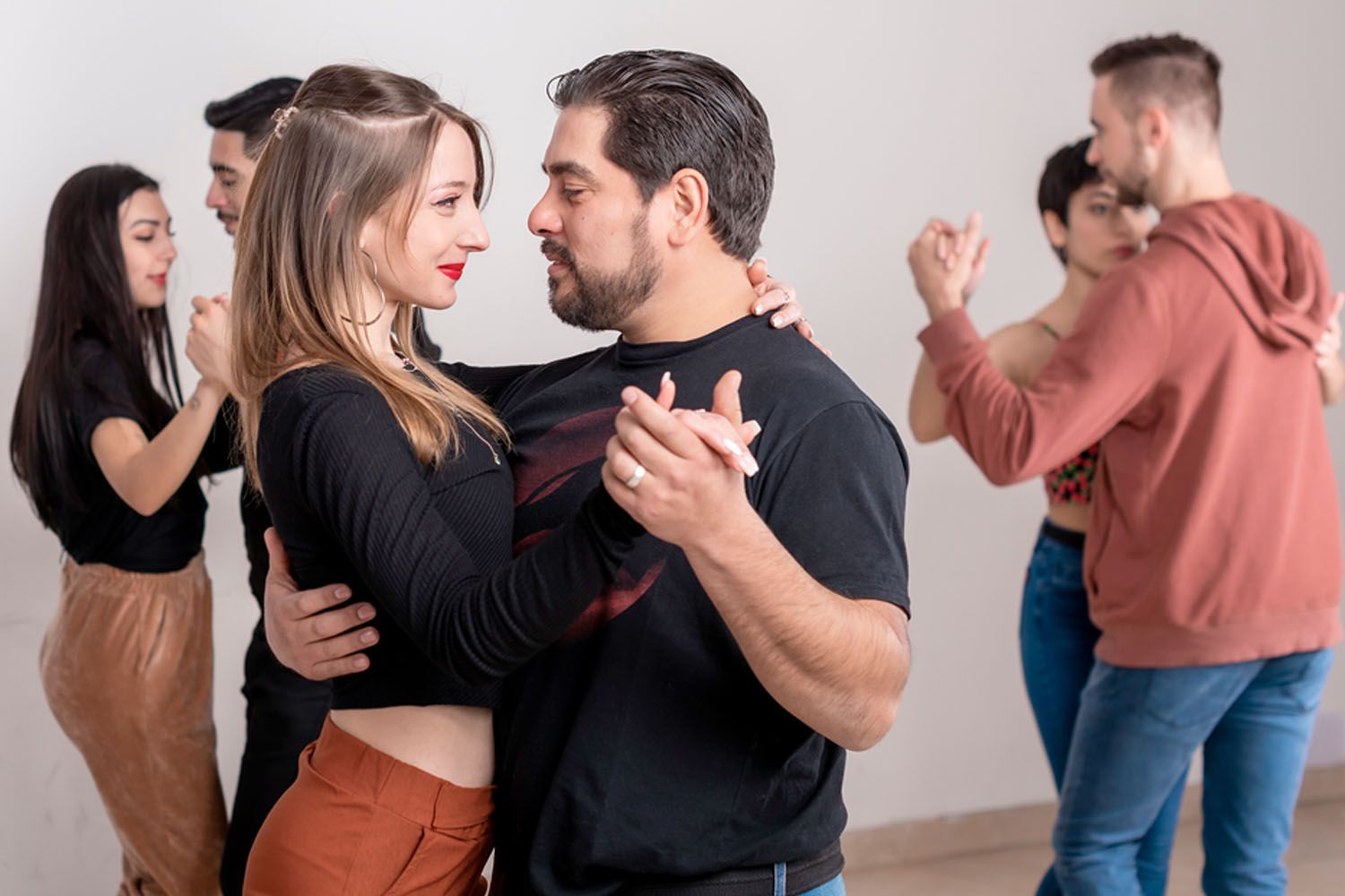 Encontrar pareja en una clase de baile es posible en el nuevo Tinder que  triunfa en España