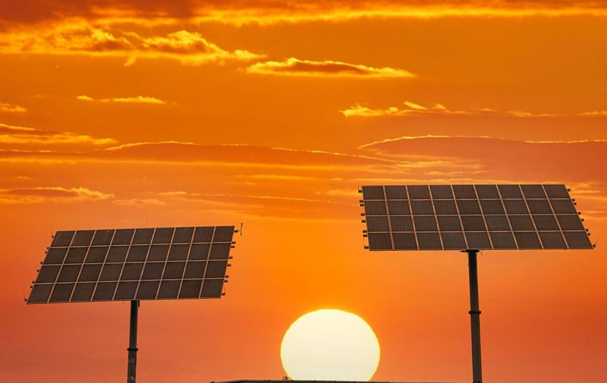 Paneles solares a la luz del sol / PIXABAY Paneles solares a la luz del sol / PIXABAY