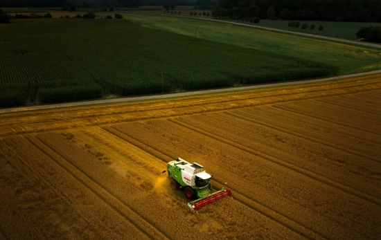 Maquinaria agrícola en una explotación / UNSPLASH Maquinaria agrícola en una explotación / UNSPLASH