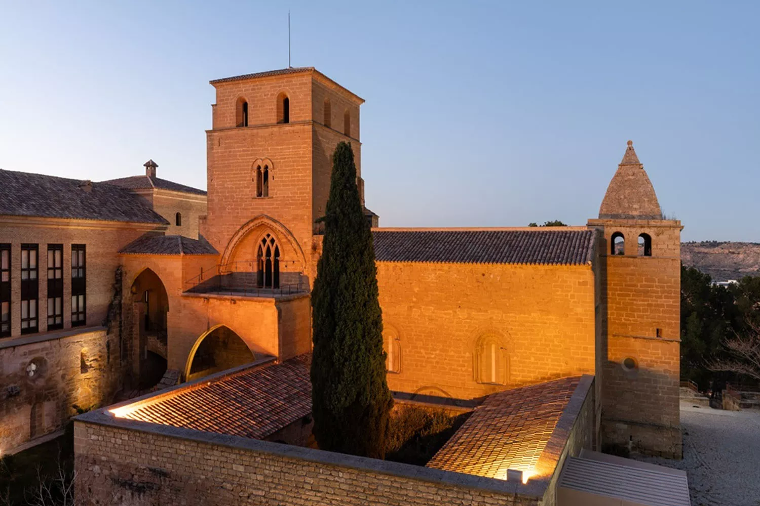 El imponente Parador de Alcañiz / PARADORES