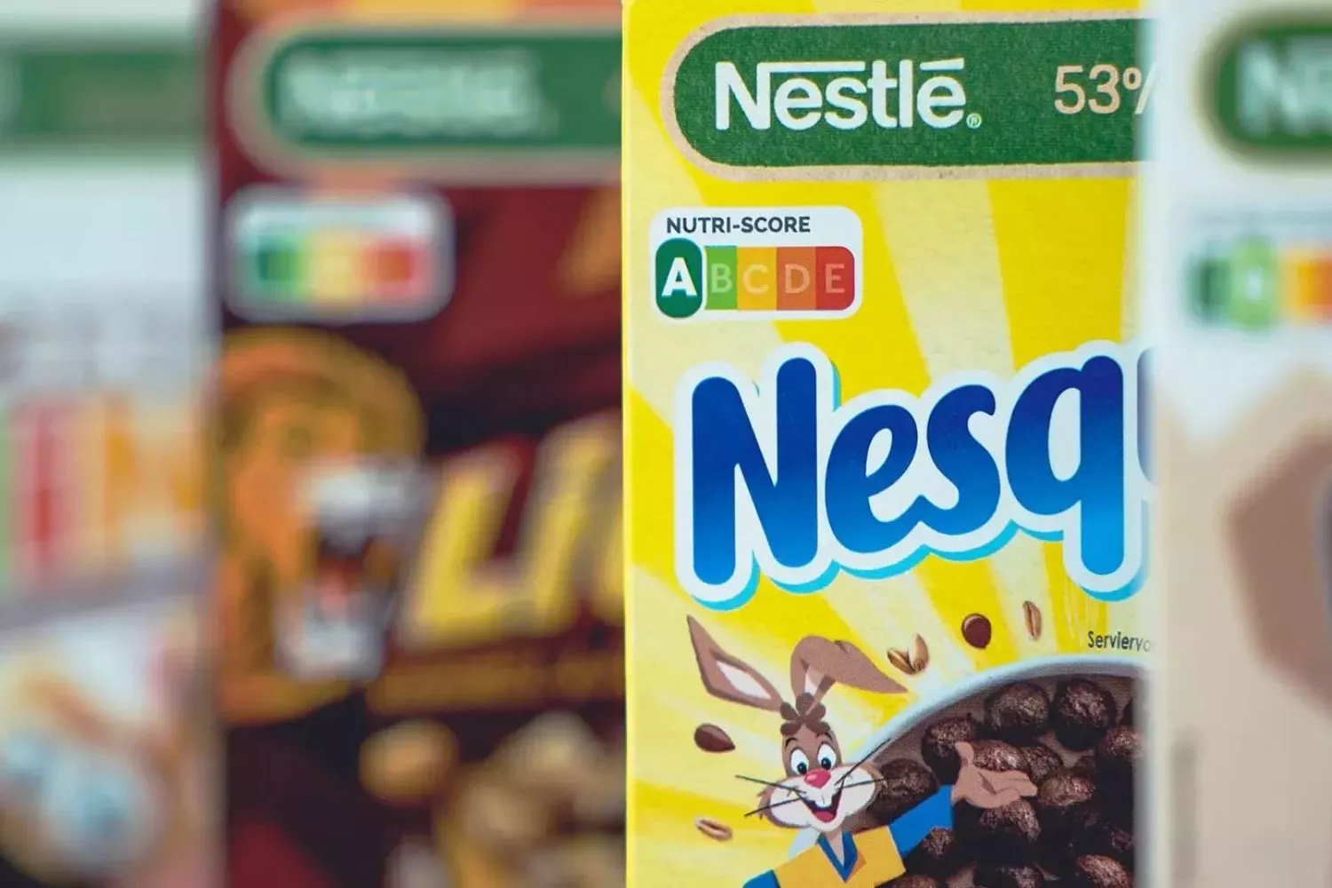 Um produto Nestlé com o rótulo NutriScore / NESTLÉ