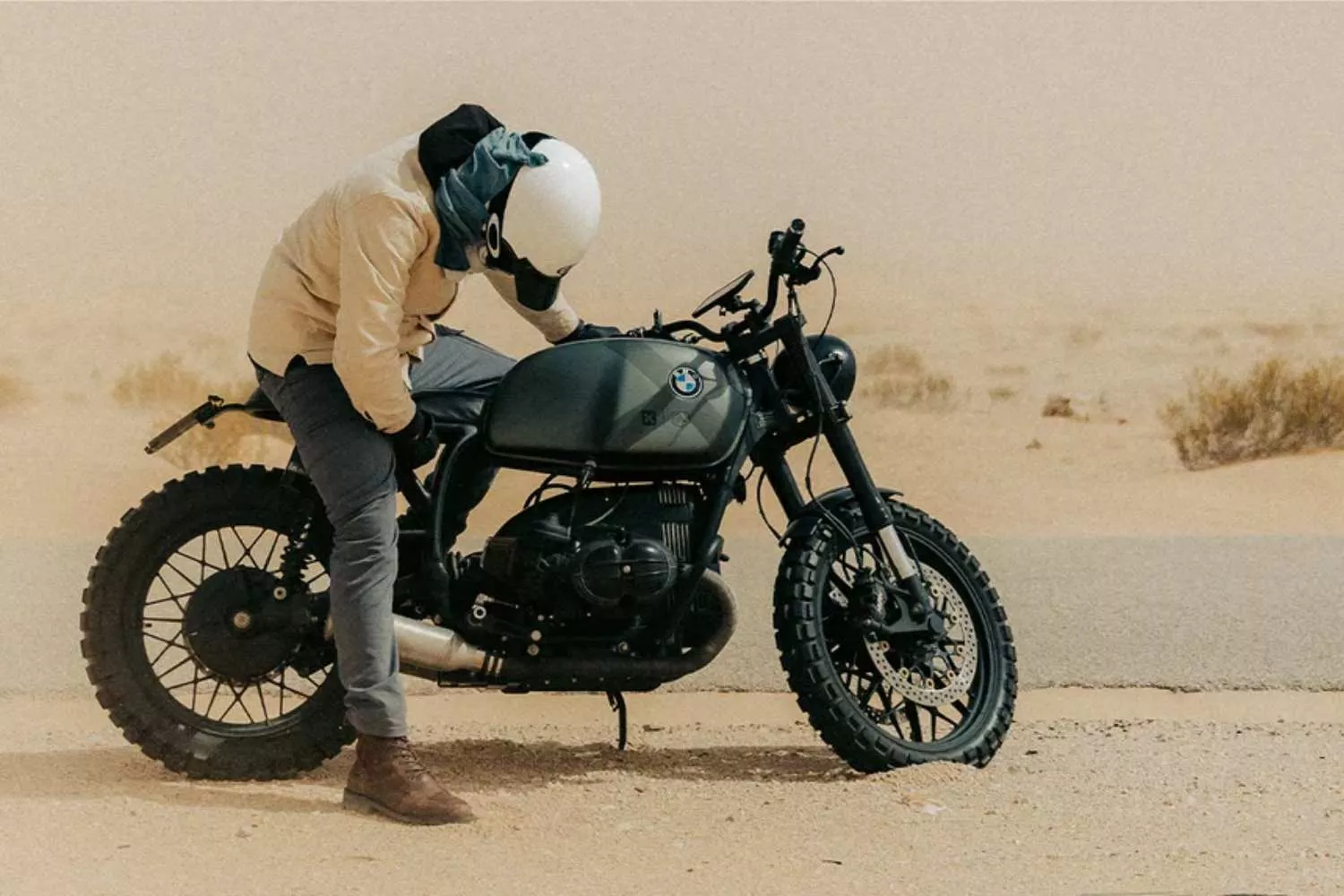 La Moto BMW R100 de 1984 que sortean Blue Banana y Café Racer Dreams / BLUE BANANA