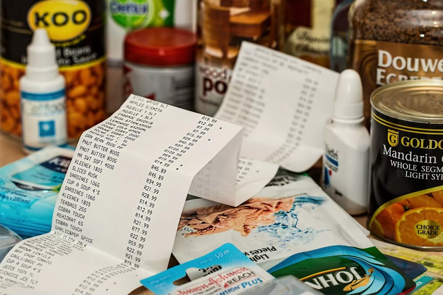 Recibo de la compra con los precios de tres alimentos básicos encarecidos   PIXABAY