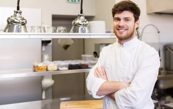 Un chef que ha empezado a poner en practica el uso de la IA para formular nuevas ideas culinarias/ Un chef que ha empezado a poner en practica el uso de la IA para formular nuevas ideas culinarias/