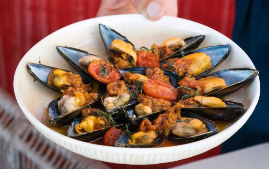 Mejillones con sobrada Pintarroja CEDIDA Mejillones con sobrada Pintarroja CEDIDA