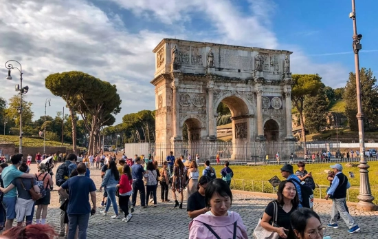 Turistas en Roma UNSPLASH Turistas en Roma UNSPLASH