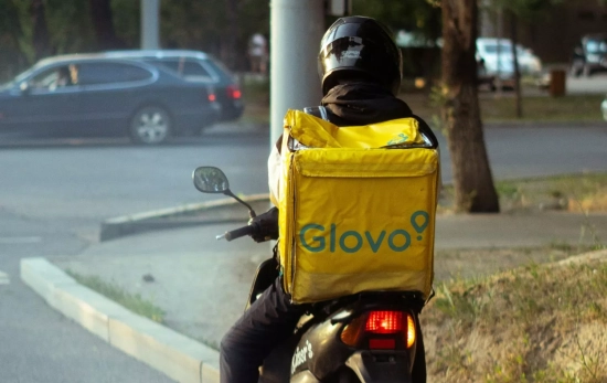 Un repartidor de Glovo UNSPLASH