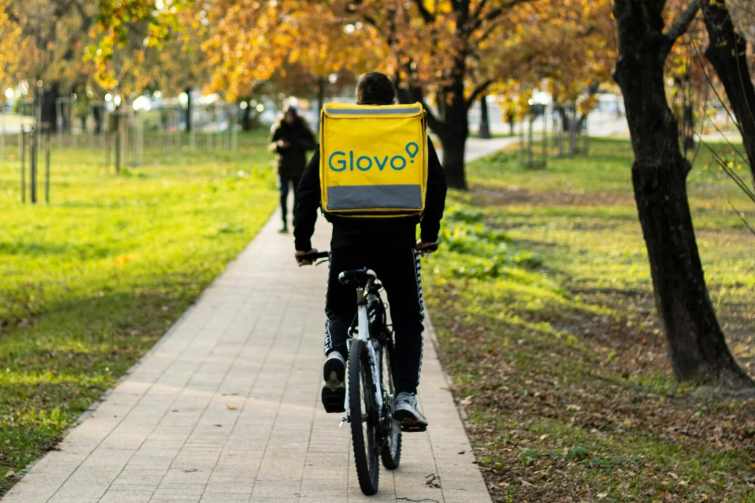 Un repartidor de Glovo / UNSPLASH 