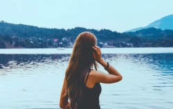 ¿Qué es mejor para evitar el calor, ropa negra o blanca?