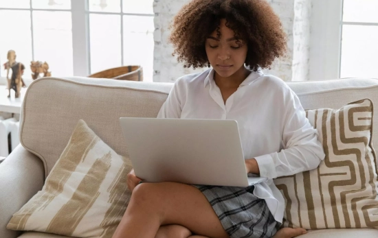 Una consumidora hace una compra online / PEXELS Una consumidora hace una compra online / PEXELS