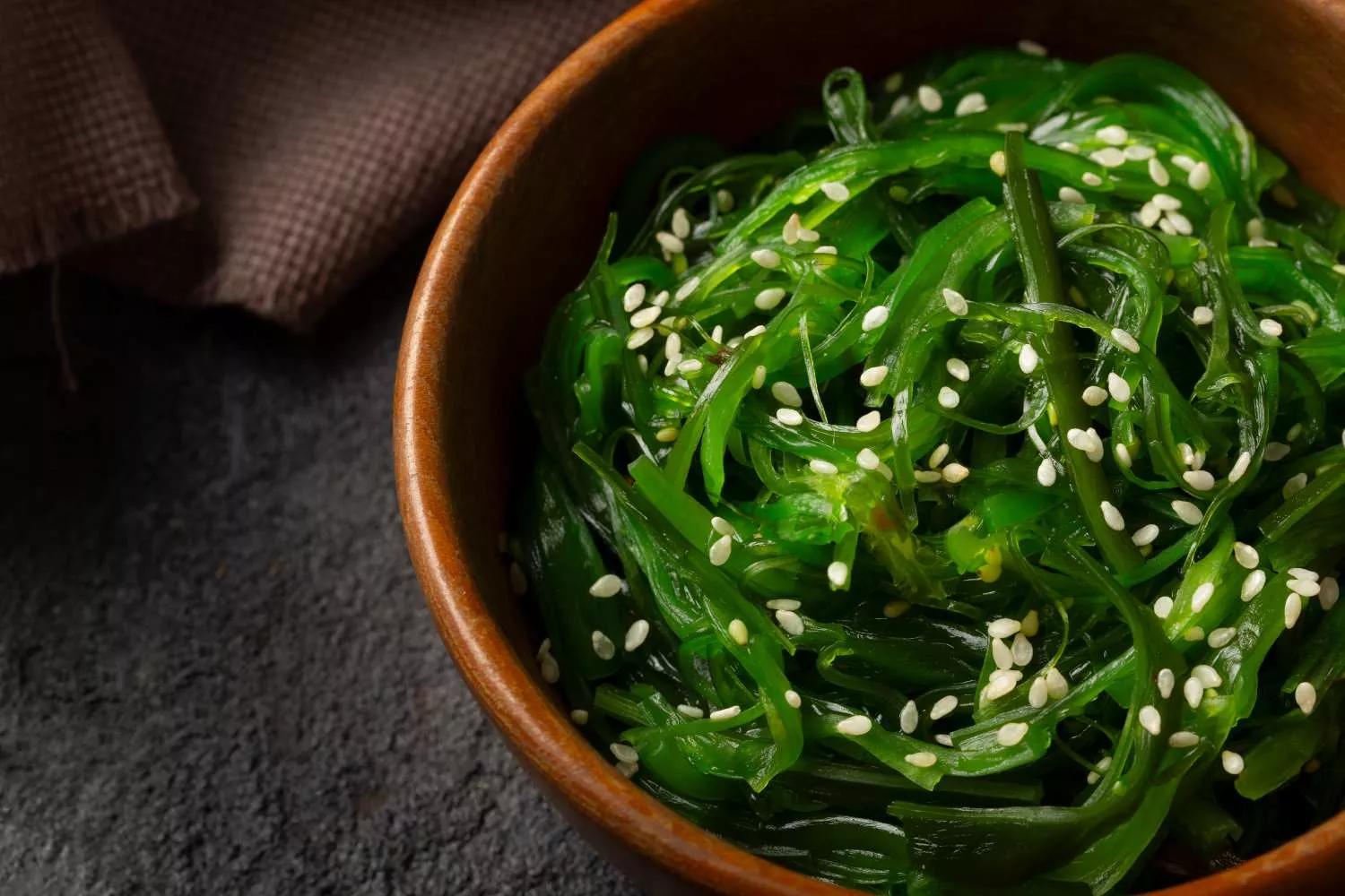Un plato de algas wakame / FREEPIK