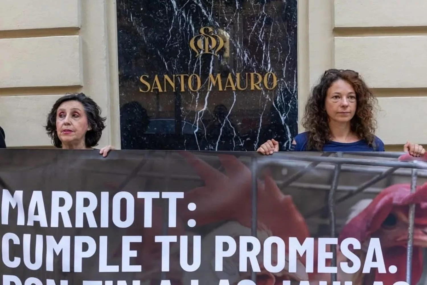 Protesta frente al hotel Santo Mauro / IGUALDAD ANIMAL