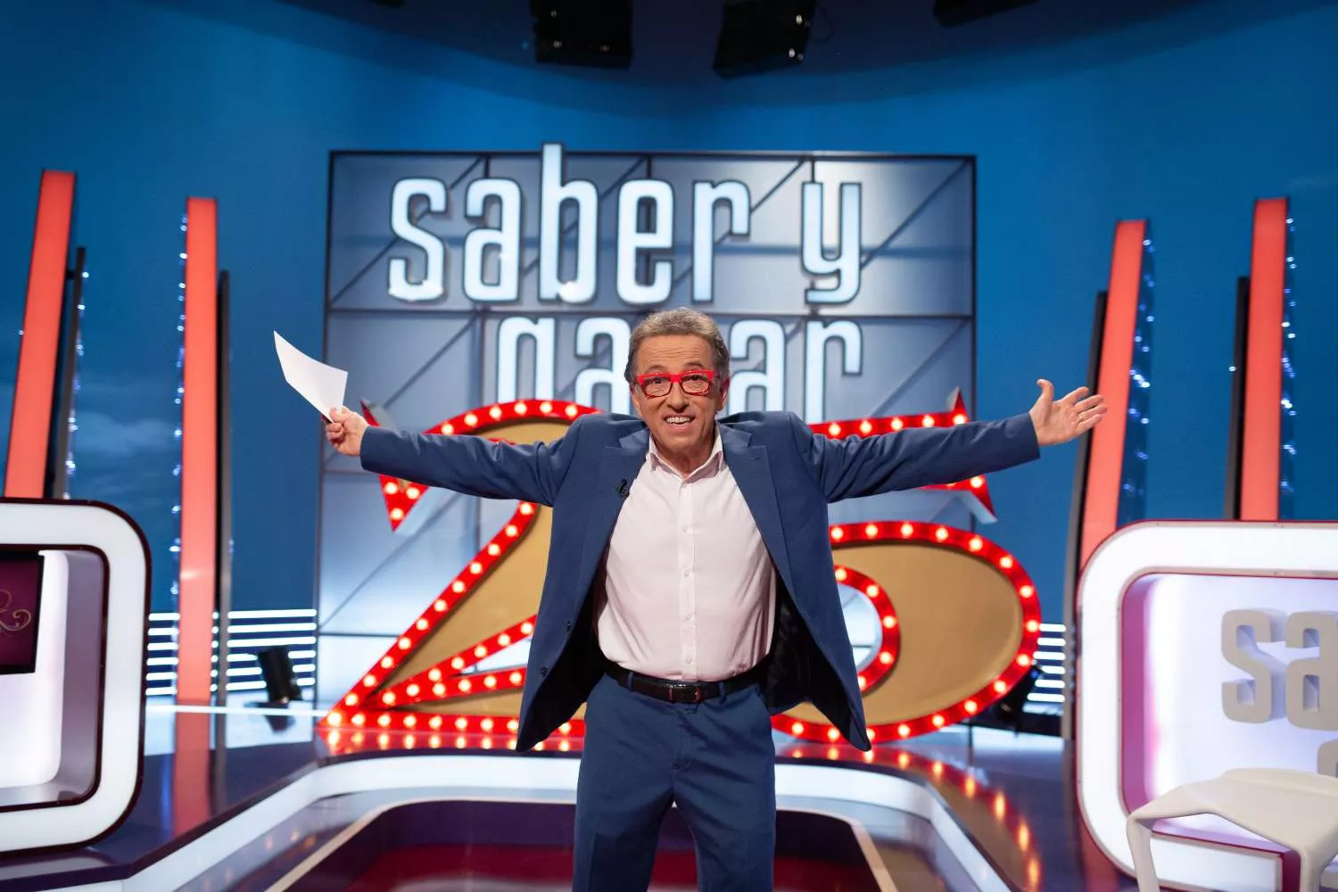 El presentador Jordi Hurtado posa en la celebración de los 25 años del programa ‘Saber y Ganar’ / EUROPA PRESS - DAVID ZORRAKINO 
