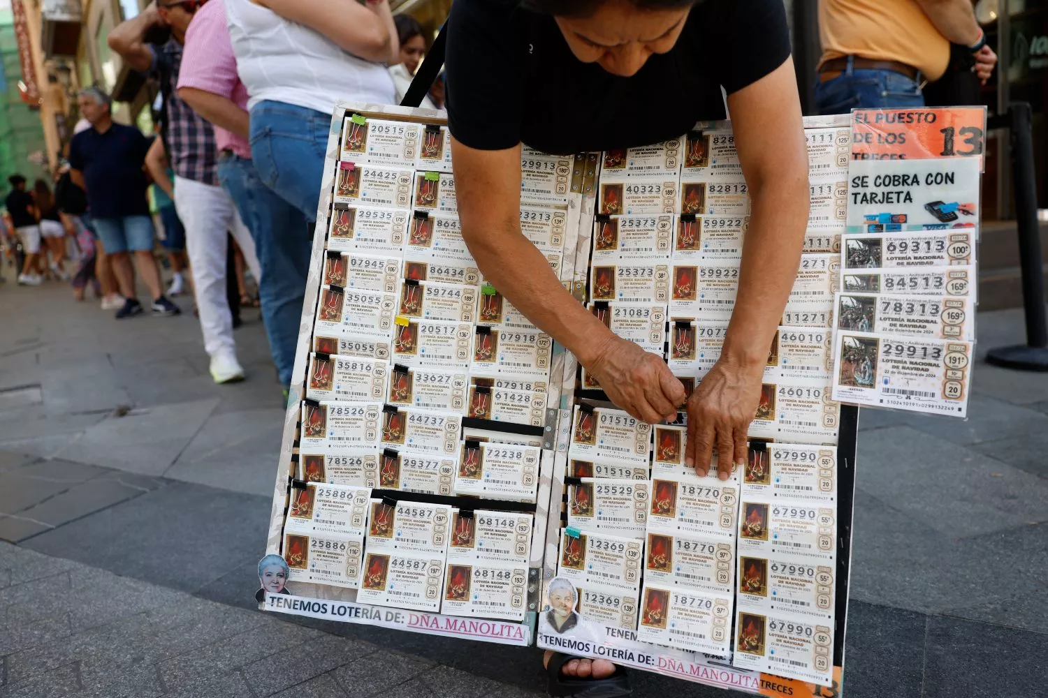 Los décimos del Sorteo Extraordinario de la Lotería de Navidad ya están disponibles en todos los puntos de venta / Mariscal - EFE
