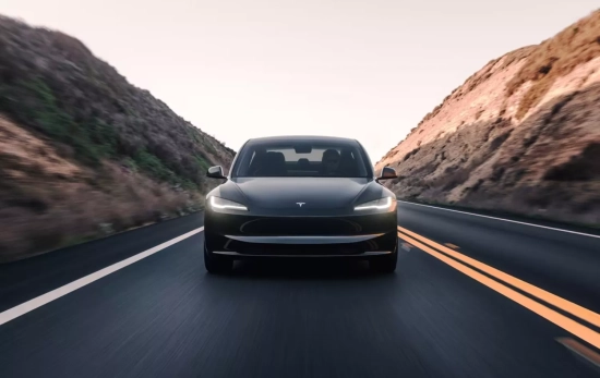 Tesla Model 3 (1) Tesla Model 3 (1)
