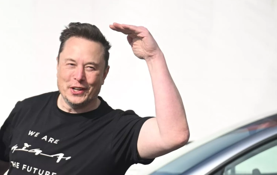 Elon Musk (1) Elon Musk (1)