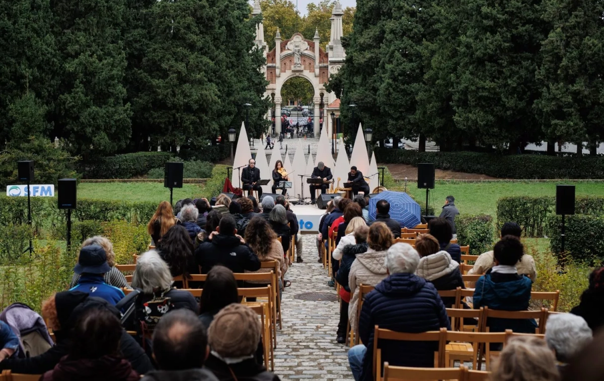 Una actividad cultural en el cementerio de La Almudena, en Madrid Alejandro Martínez Vélez EP